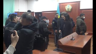 Қошманбет ісі. Азаптаушы полицейлердің бәрі сот залынан қамауға алынды