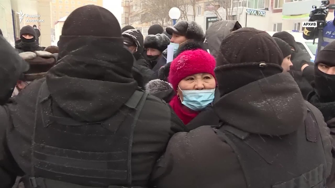 Протесты, кеттлинг, освобождение нескольких политзаключенных и приговоры активистам